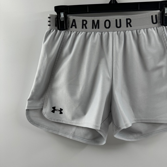 Under Armour Light Gray Loose Fit Running Shorts – Size Small - Picture 2 of 5